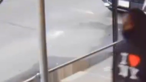 El sospechoso segundos después del ataque