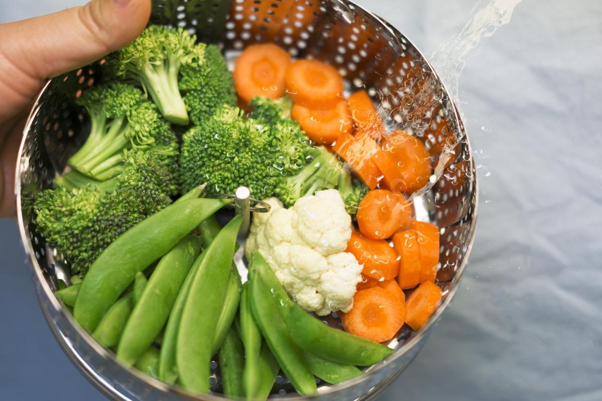 Cómo blanquear los alimentos correctamente para preservar sus nutrientes y  colores - El Diario NY