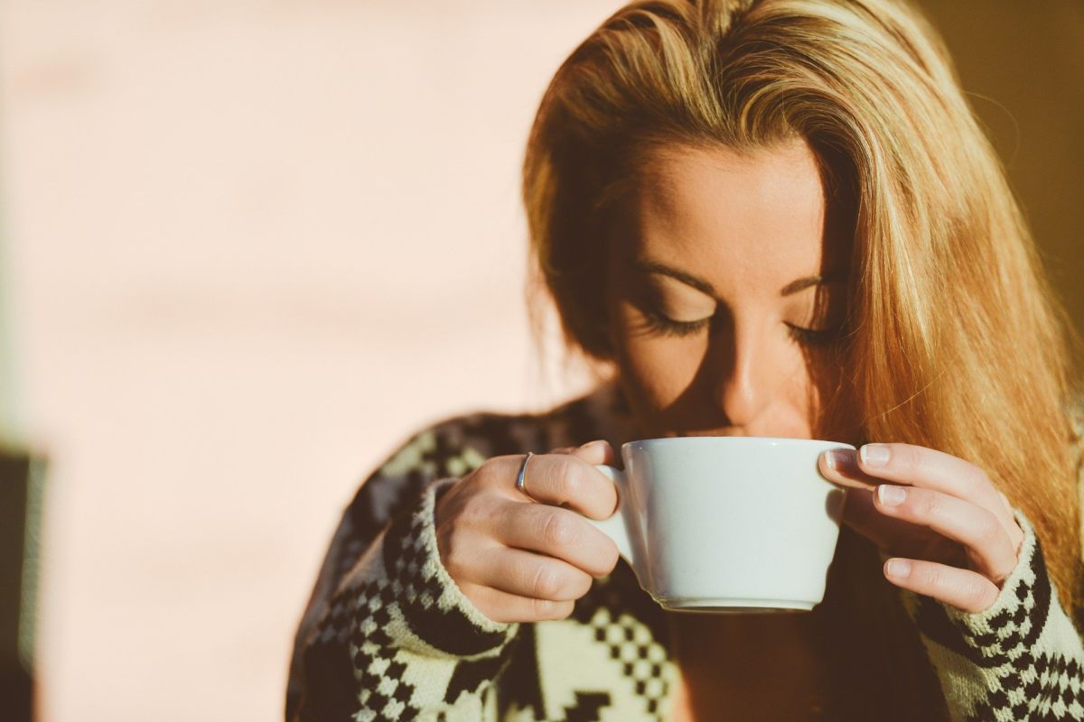 El té verde y el café contienen poderosos antioxidantes que se relacionan con extraordinarios beneficios para la salud.