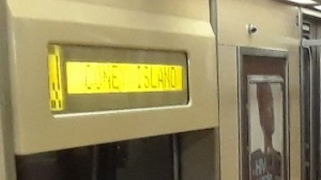 Pocos pasajeros en el Metro de NYC.