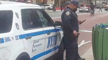 Agentes y patrulla NYPD.