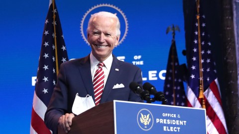El presidente electo, Joe Biden habló el lunes de sus planes económico/. Joe Raedle/Getty Images