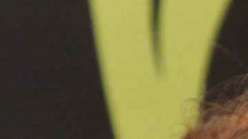 Carolina Sandoval se tira al piso para subir su faja y dice que "Está pariendo".