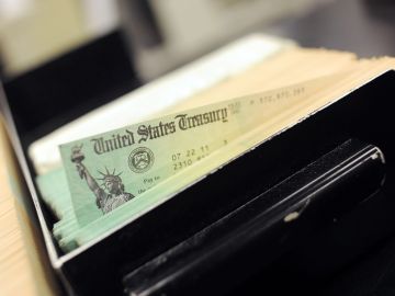 Grupos prioritarios a los que el IRS podría entregar primero un segundo cheque de estímulo