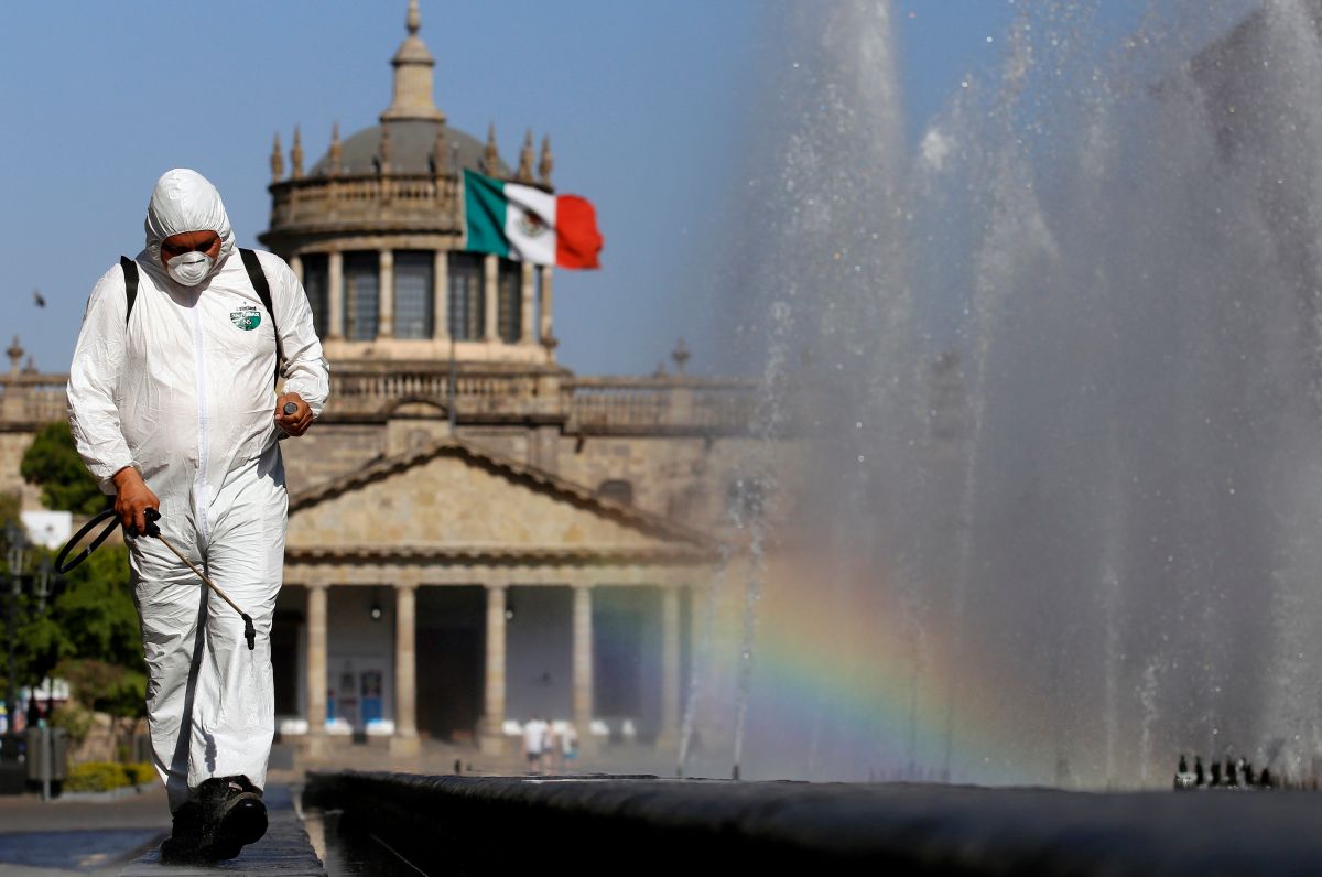 México suma más de 100,000 muertos.