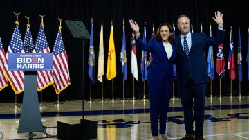 La próxima vicepresidenta de los EE.UU., Kamla Harris, y su esposo Doug Emhoff.