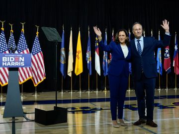 La próxima vicepresidenta de los EE.UU., Kamla Harris, y su esposo Doug Emhoff.