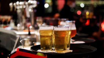 Alcohol y comida chatarra, los alimentos predilectos durante la noche de la elección presidencial