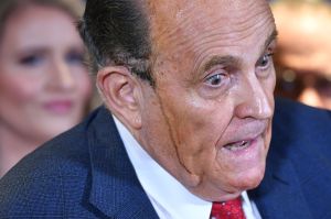 Trump propina revés a Rudy Giuliani por 'impeachment'