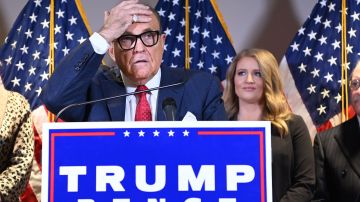 Rudy Giuliani, abogado personal del presidente Trump, lideró una conferencia de prensa.
