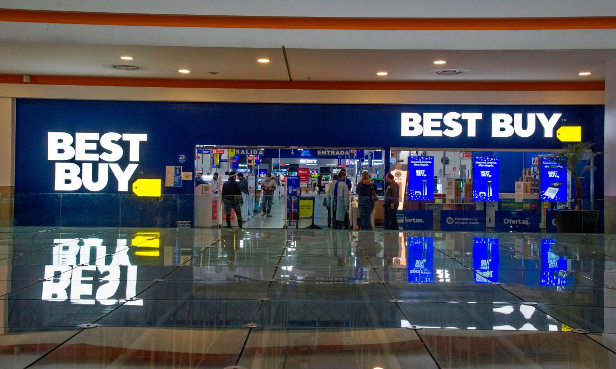 Best Buy incrementa sus ventas en línea y anuncia el