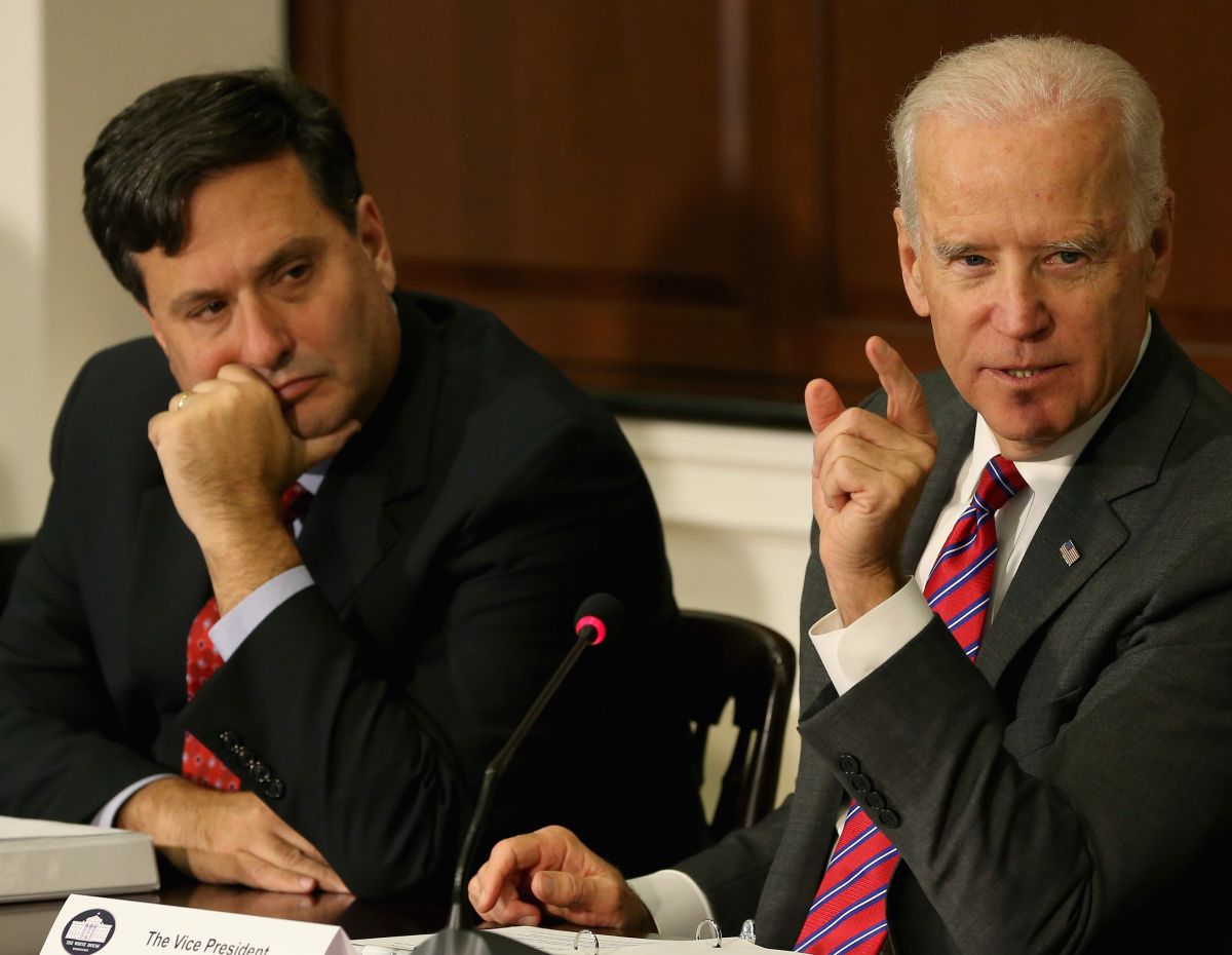 El presidente Joe Biden nombró a Ron Klain como su jefe de Gabinete y asesor principal.