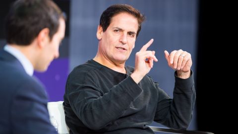 Qué libro leyó Mark Cuban que lo impulsó a crear su fortuna