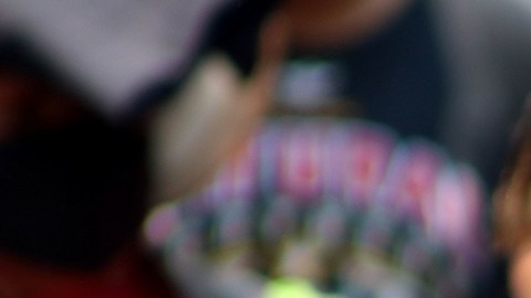 Testigos indicaron que la empleada trató muy mal a la mujer.