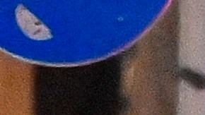 La Policía requisa a dos hombres en Viena.