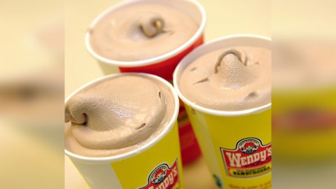 Los helados gratis te los dan al comprar una etiqueta para llave de $2 dólares.