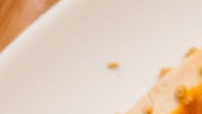 El queso de anacardos funciona lo mismo para una pasta que para cubrir una pizza.