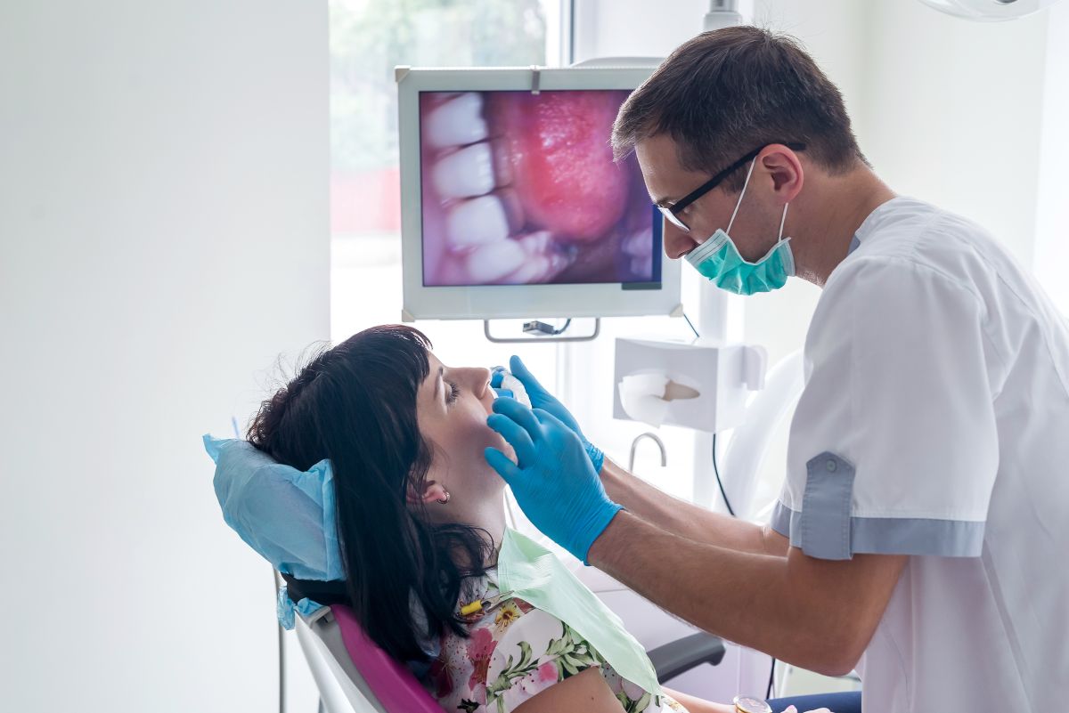 Hay muchos beneficios en el uso de ortodoncia invisible. 