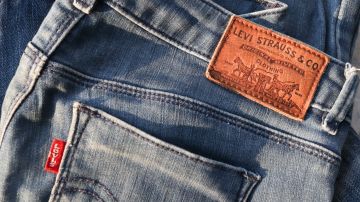 Varios referentes de marcas de jeans y de la moda aseguran que es una prenda que no se lava.