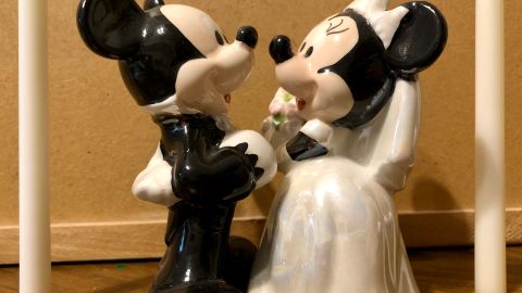 Quería sorprender a su novia y terminó siendo el sorprendido.