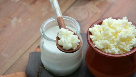 El Kefir es una rica fuente de probióticos que puede ayudar a tratar el estreñimiento.