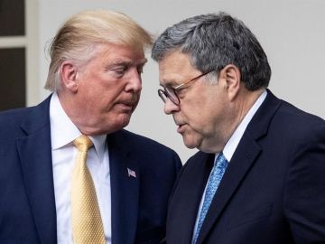 Trump y el fiscal general Barr, octubre 2019