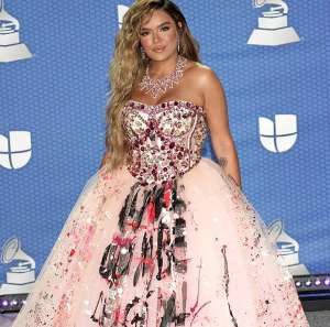 Mira por qué Jomari Goyso salió a defender el vestido de Karlo G en los Latin Grammy