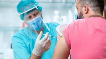 La vacuna contra el coronavirus por Pfizer y BioNTech es eficaz en un 90%
