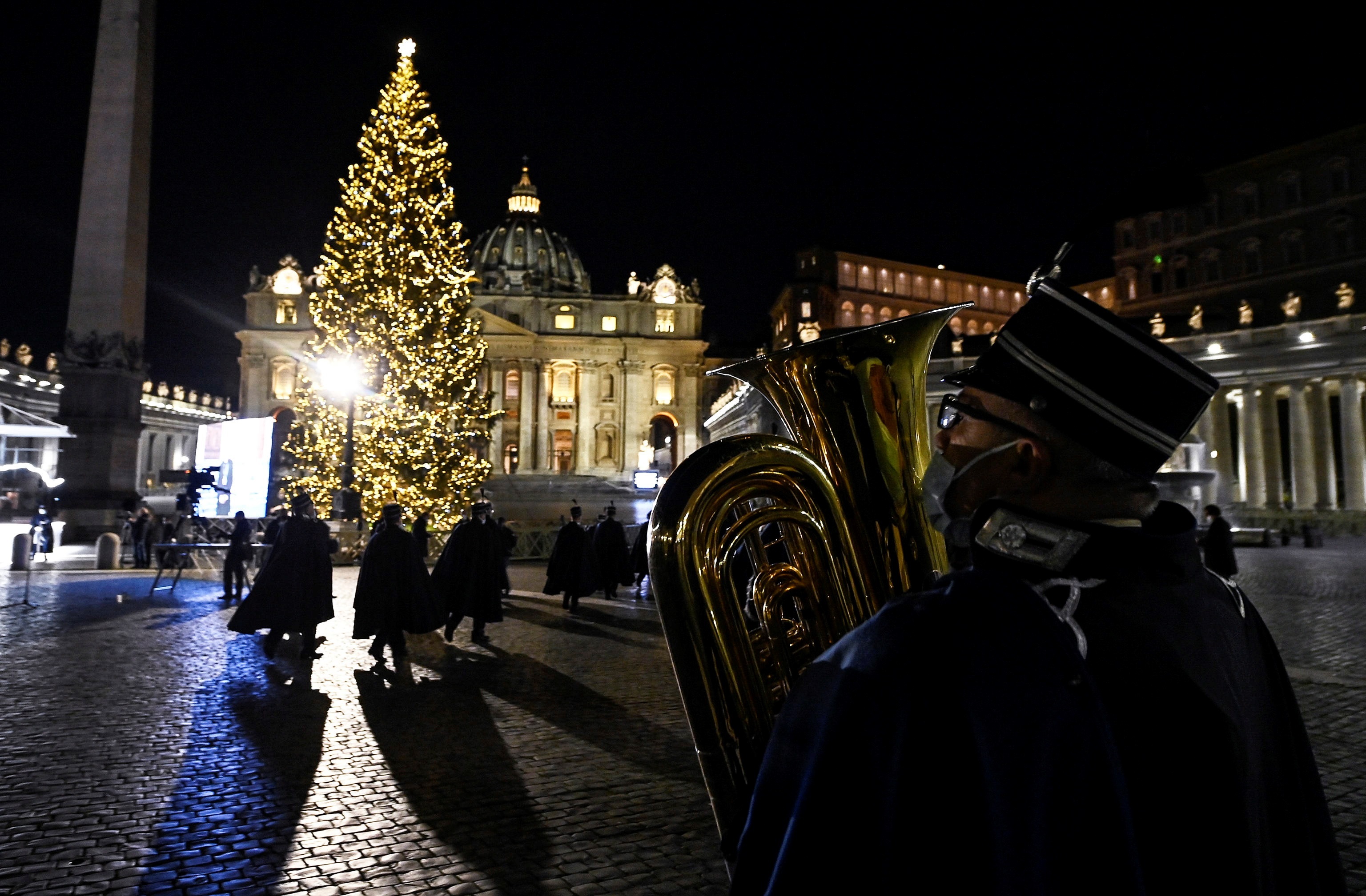 Encendido del arbol de Navidad en el Vaticano