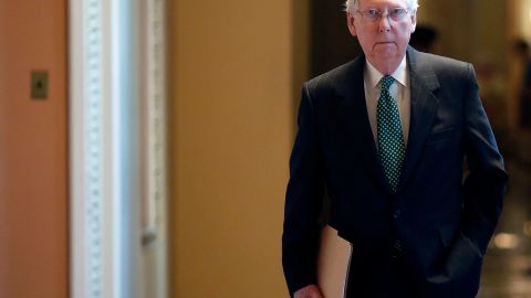 El líder republicano en el Senado, Mitch McConnell.