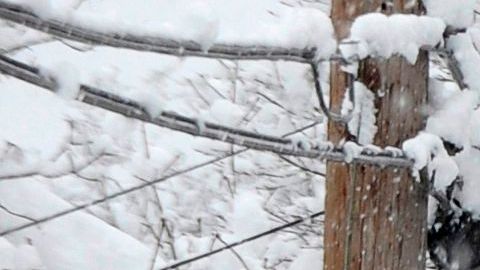 En zonas de Nueva Inglaterra se acumula la nieve.