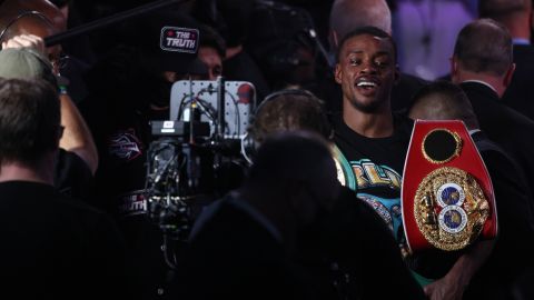 El campeón Errol Spence Jr. se retira feliz tras vencer a Danny García.