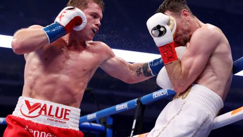 Canelo Alvarez vs. Billy Joe Saunders