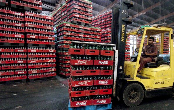 CocaCola eliminará 2,200 empleos en todo el mundo ante la caída en las