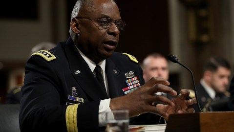 El general Austin es uno de los pocos afroestadounidenses en mantenerse en los altos cargos militares.