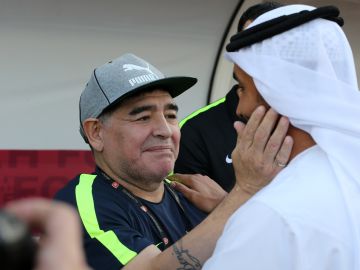 El ídolo argentino dirigió al equipo de los Emiratos Árabes en la temporada 2017-18.
