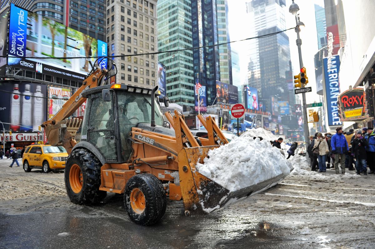 Alcalde alerta que NYC enfrentará la peor nevada en 3 años y pide a los neoyorquinos quedarse en casa