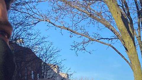 Inquilinos hispanos protestan por las condiciones inseguras y el acoso del propietario de un edificio.