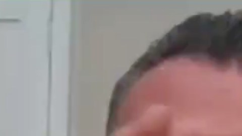 Captura del video publicado por Newsom cuando le pide a Padilla ser el próximo senador de California.