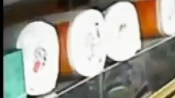 Sospechoso con bandera de Puerto Rico en la cara