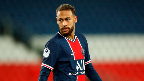 Neymar alentó al pequeño para que continúe practicando el fútbol y le deseo éxito.