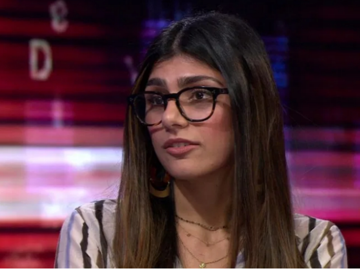 Mia Khalifa Luce Sus Encantos En Ajustado Traje De Baño Que Deja Ver Su 