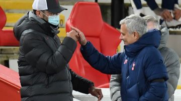 Jürgen Klopp y José Mourinho: amigos y rivales en la Premier League.