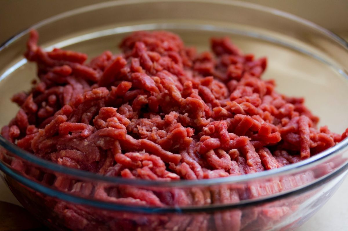 Recall of ground beef that was sold at retailers in Arizona, California, Nevada, Oregon, Utah, Washington and Wyoming for possible E. coli