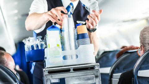 Guantes en todo momento, es la mejor recomendación si viajas en avión.