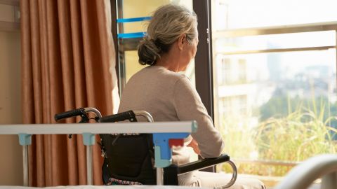La pandemia obligó a que sus hijas dejaran de visitarla, lo que mermó su salud.