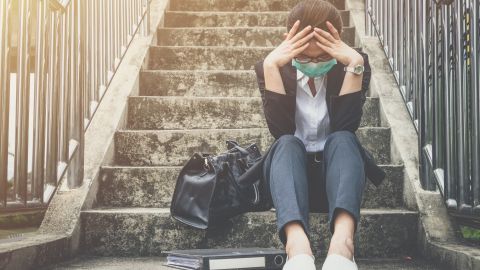 La carga de las tareas de cuidados plantea un "riesgo real de volver a los estereotipos de género de los años 50".