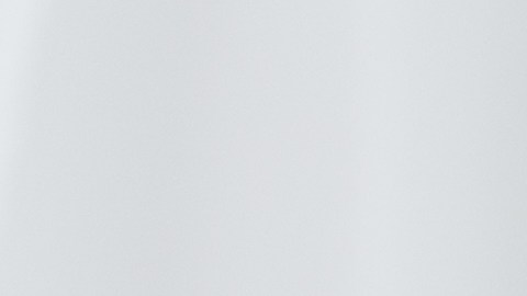 El anciano tenía problemas de audición y no podía usar auriculares.