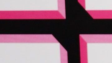 Adamari López presume su cinturita mínima y de abeja al posar con un vestido blanco muy ceñido al cuerpo. Los seguidores aseguran que parece otra.