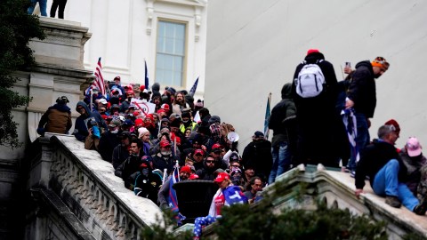 Las autoridades despejaron ya a los manifestantes que ocuparon el Capitolio.